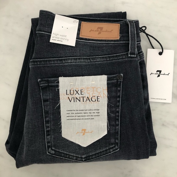 NEW! 7 FOR ALL MANKIND - Picture 2 of 7
